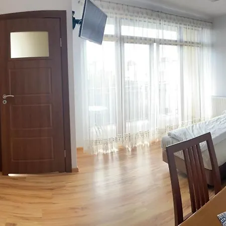 Jaskolka Проживание в семье